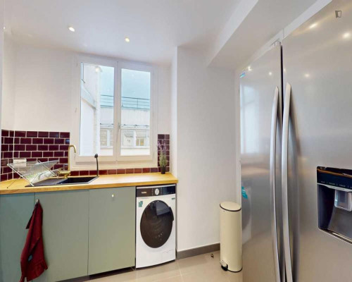 Grand double ensuite bedroom in 8th arrondissement