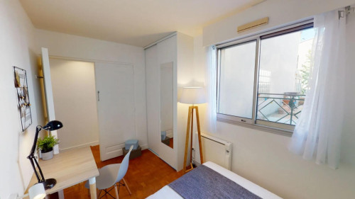 Bright double bedroom near Charonne Subway Station