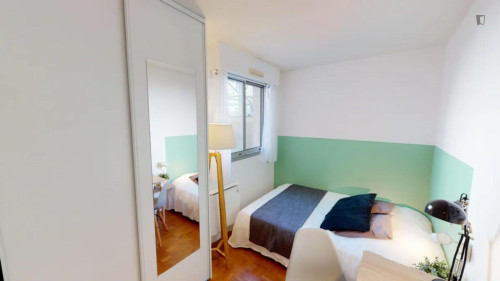 Bright double bedroom near Charonne Subway Station