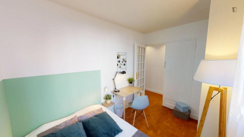 Bright double bedroom near Charonne Subway Station