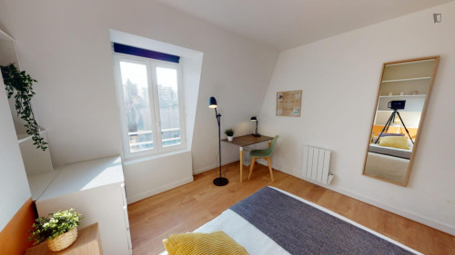 Cushy double bedroom near Quatre-Septembre metro station  - Gallery -  5