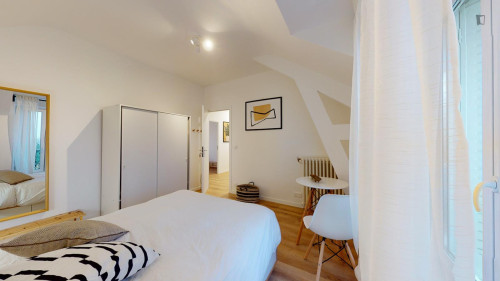 Brilliant single ensuite bedroom in Rosny-sous-Bois