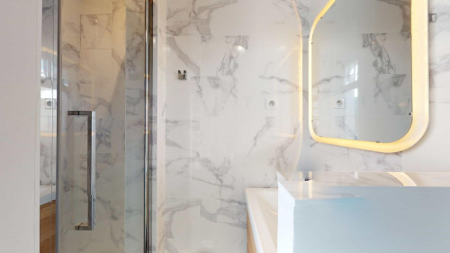 Welcoming double ensuite bedroom in Montmartre