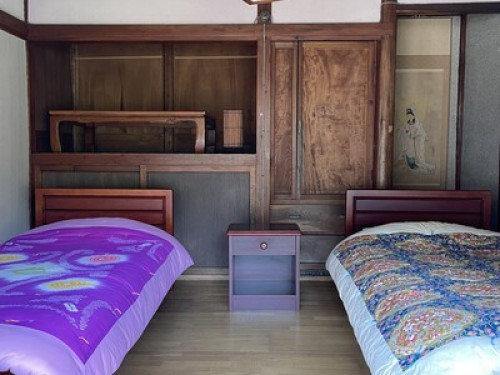Traditional Japanese Inn - Gallery - 7