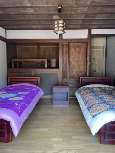 Traditional Japanese Inn - Gallery - 13