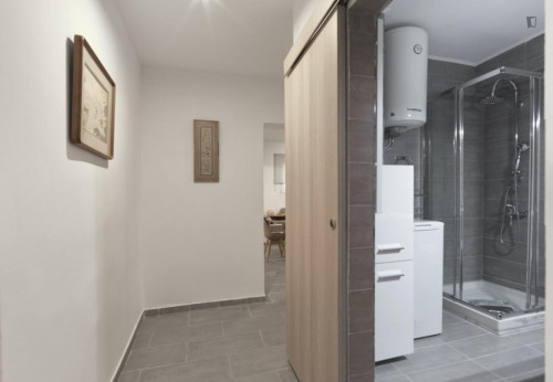 Inviting 2-bedroom flat next to the Rizari Park