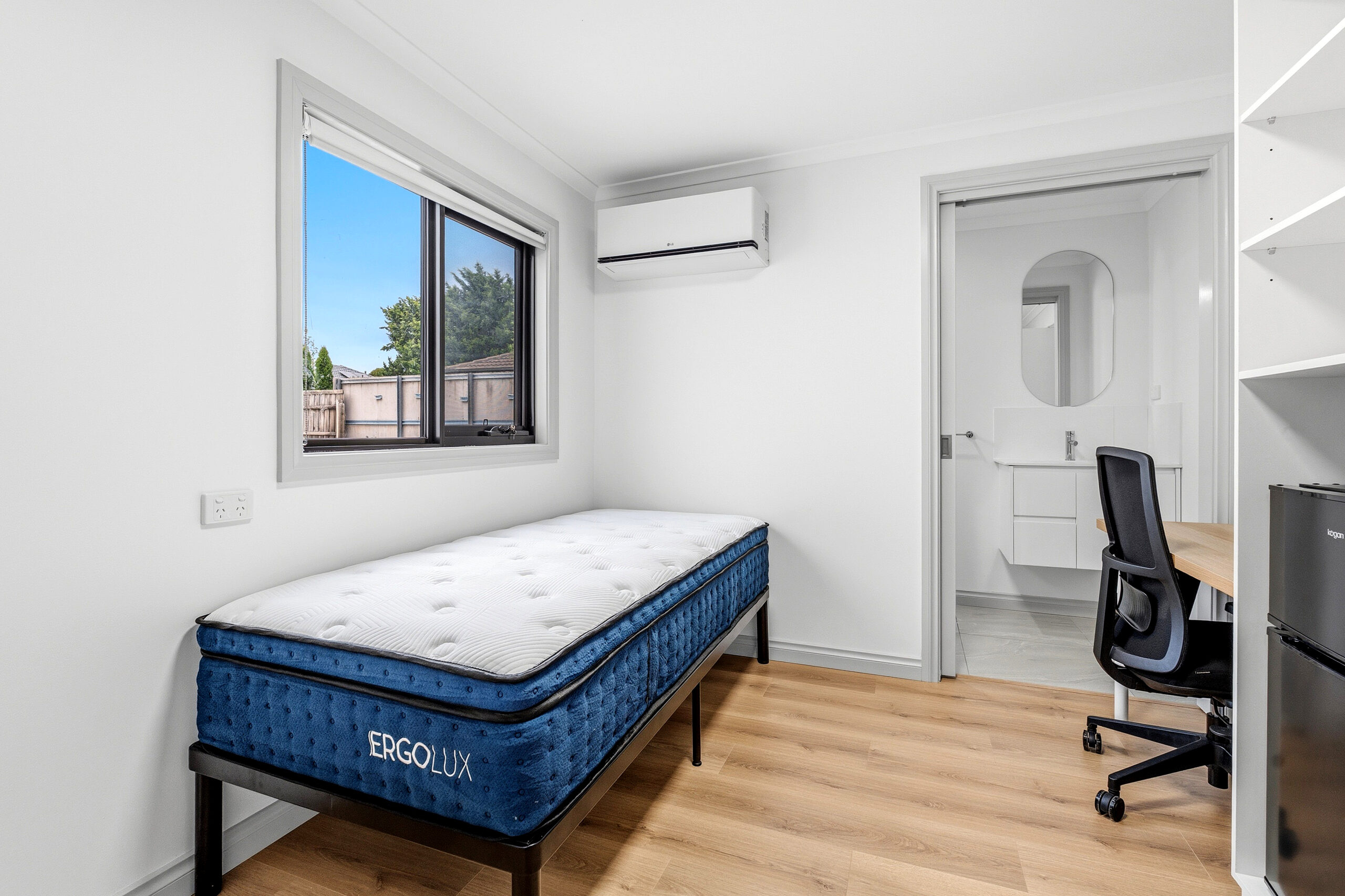 Single Room En-Suite - 1