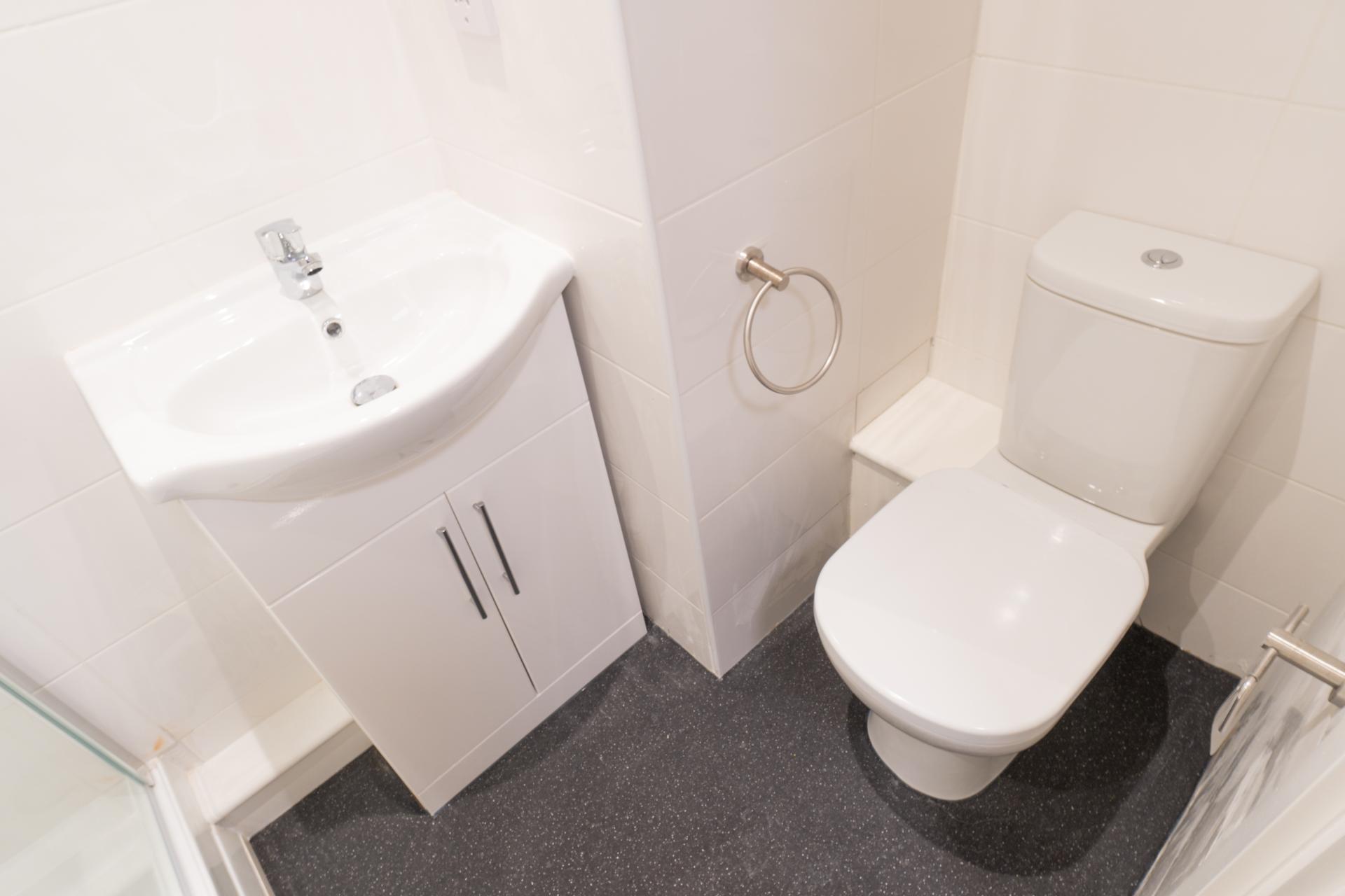 Gold En Suite - 1