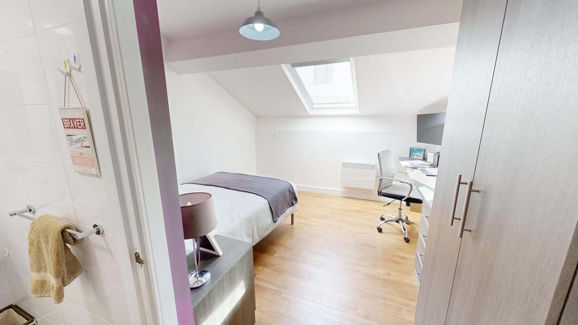  Gold En Suite  -  Haigh Court  - Gallery -  7