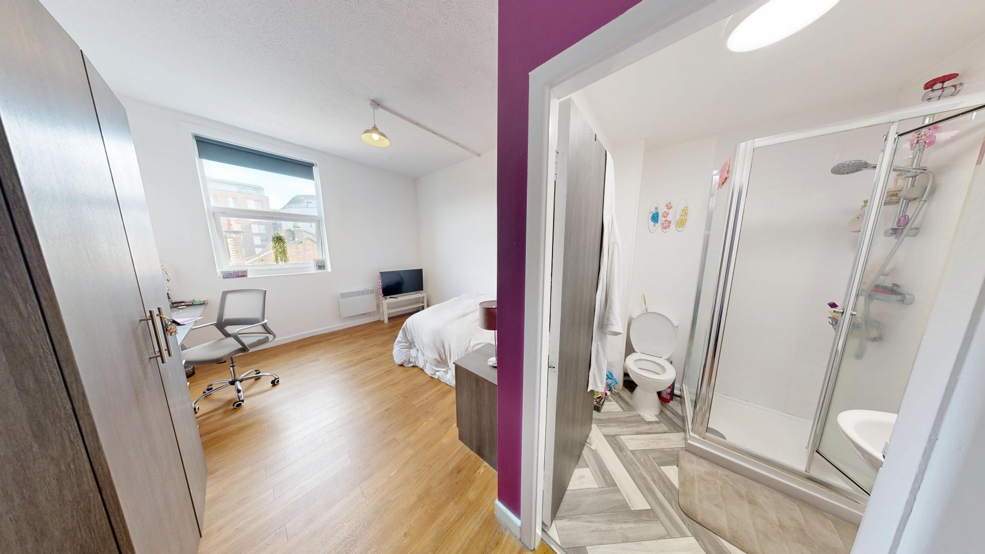  2 Bed Private Flat  -  Haigh Court  - Gallery -  4