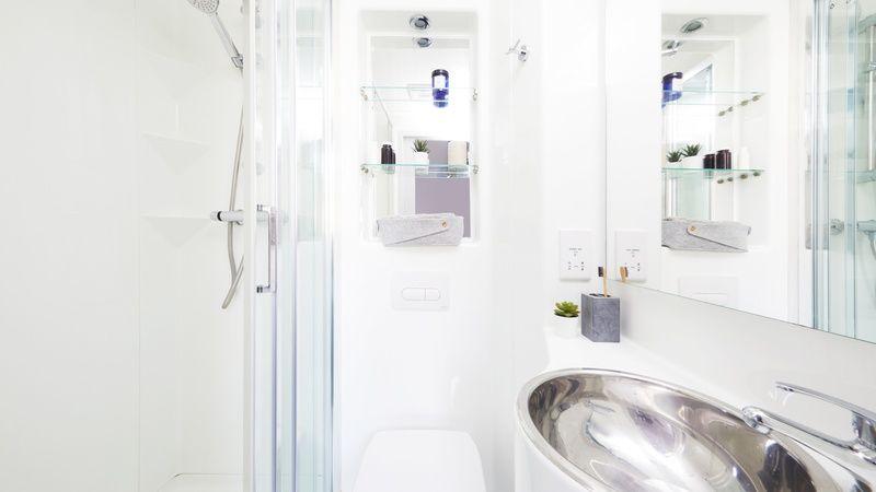  Classic En-Suite  -  Pillar Box  - Gallery -  4