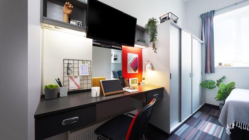  Superior En-Suite  -  Pillar Box  - Gallery -  2