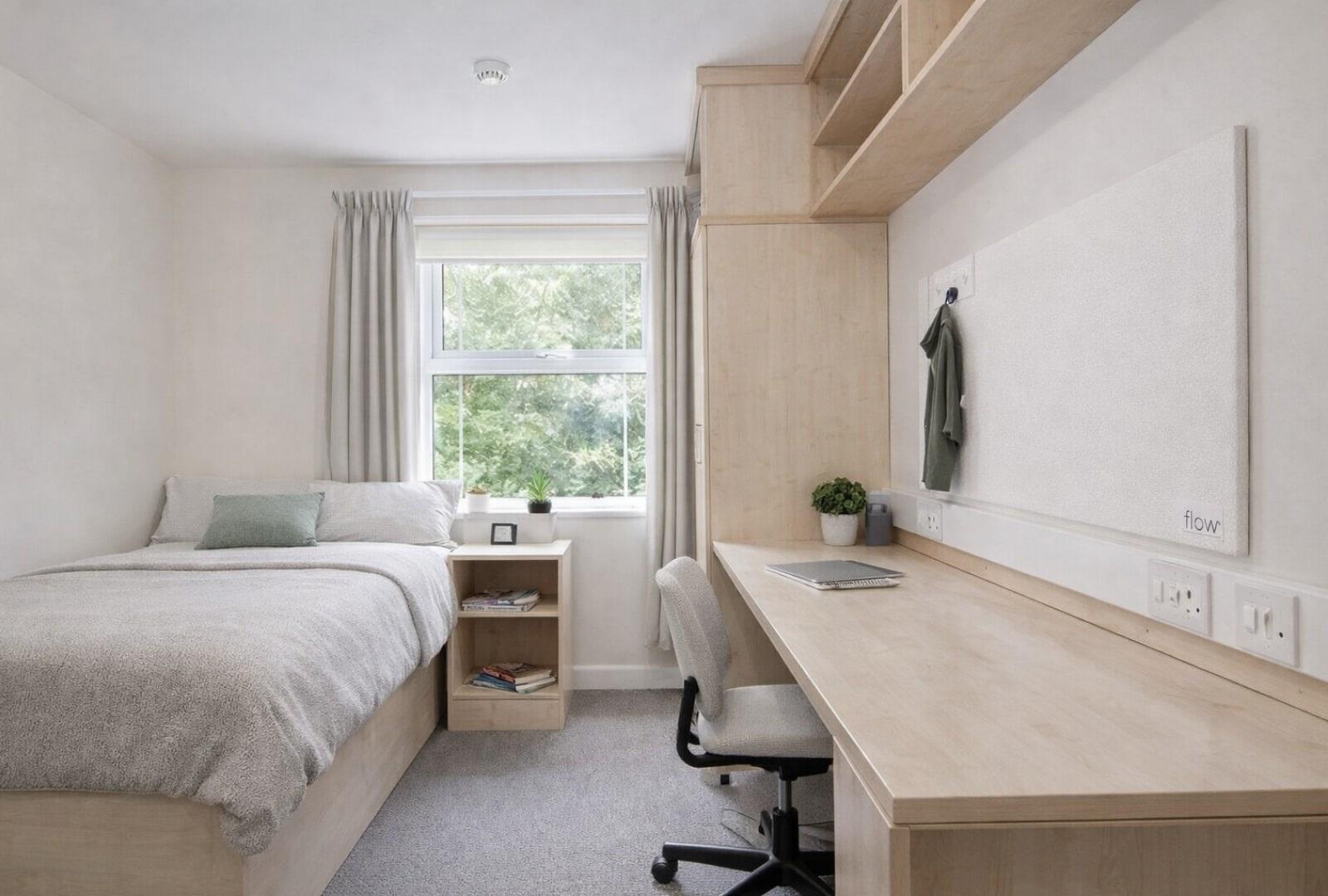 Small En-Suite - 1