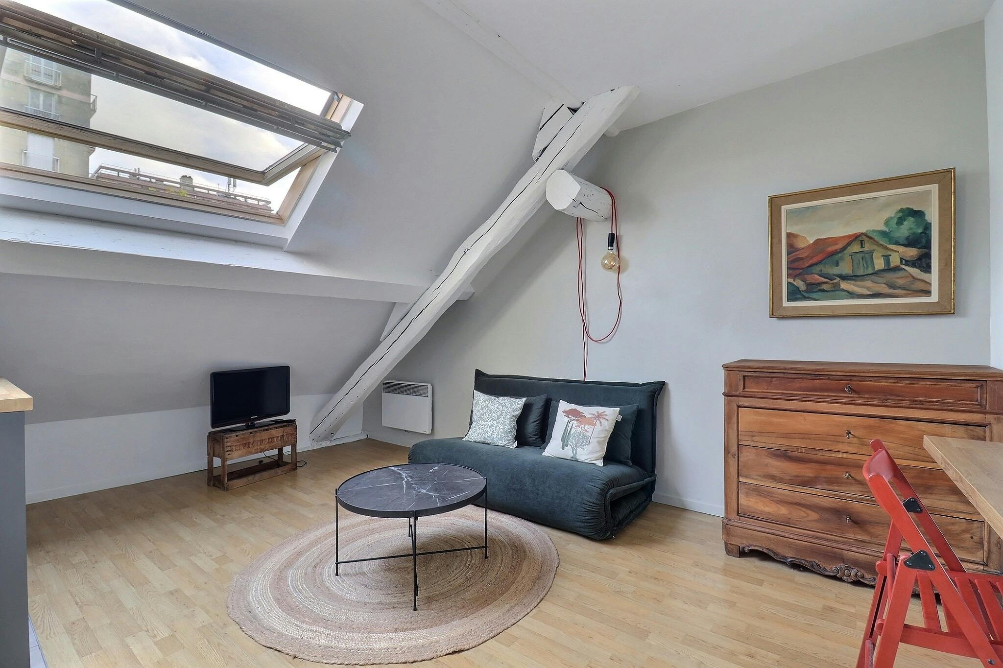  Entire Place  -  Rue de Charenton, Paris  - Gallery -  1
