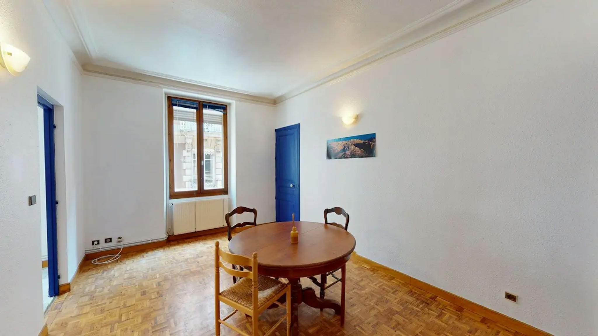  Entire Place  -  Rue Guetal, Grenoble  - Gallery -  1