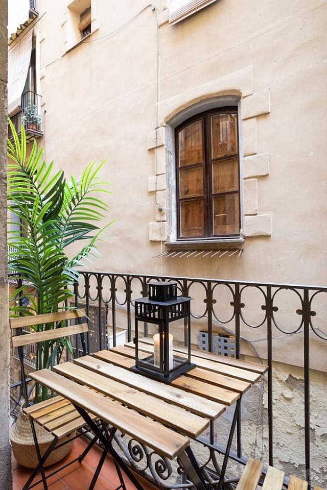 Single Room With Balcony (Mirallers One) - 2