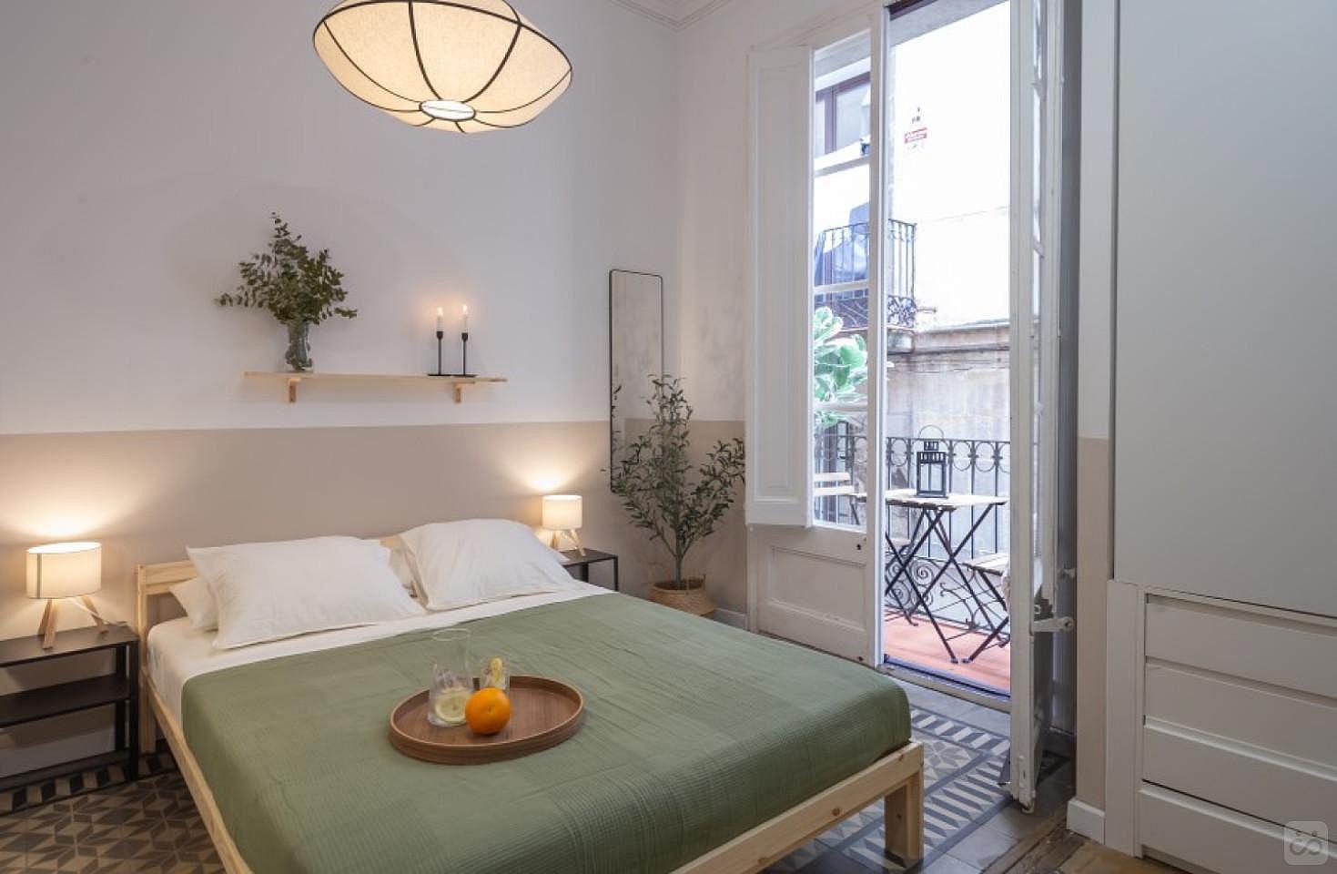 Double Room With Balcony And TV (Mirallers Four) - 8