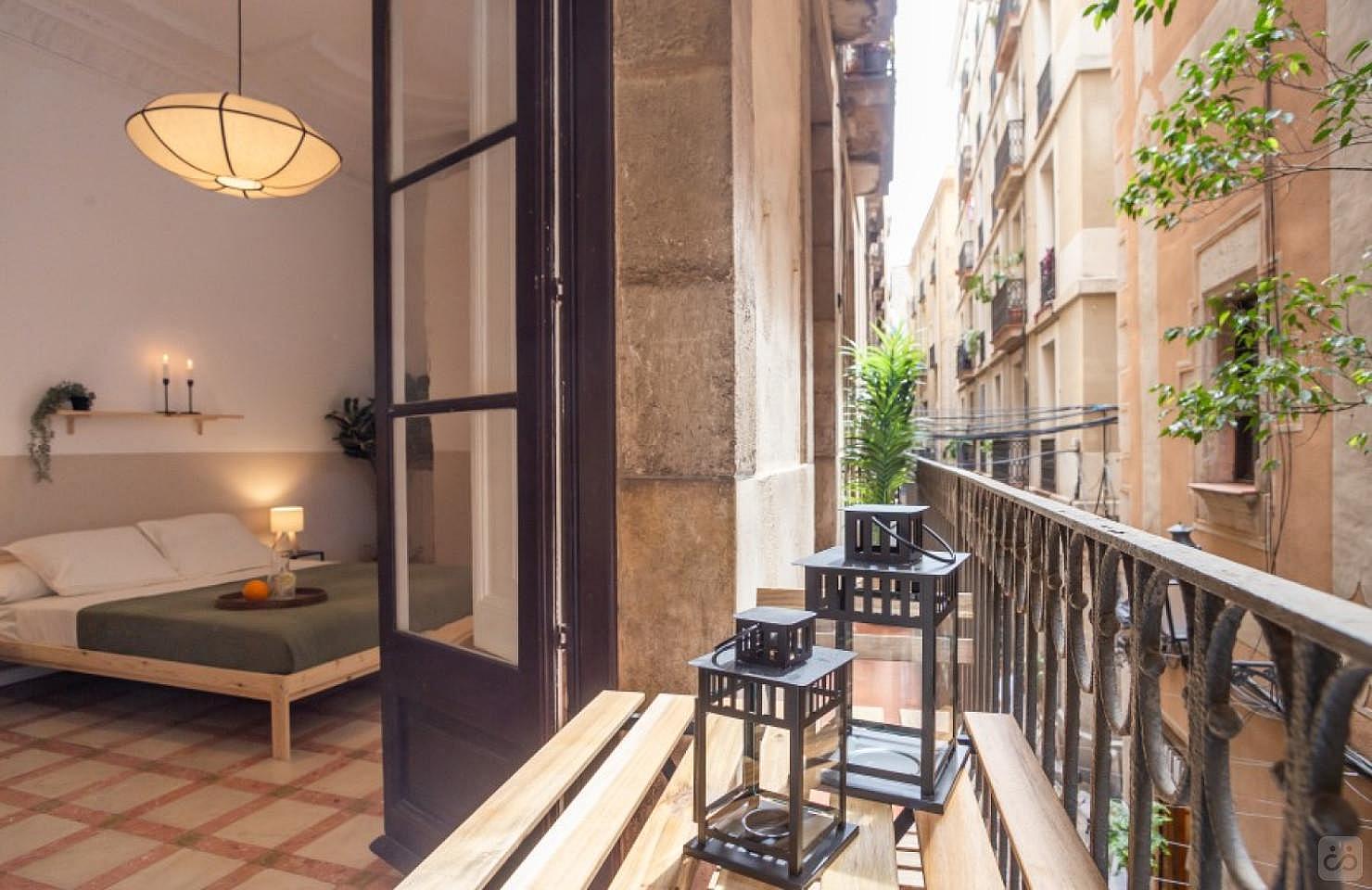 Double Room With Balcony (Mirallers Six) - 7