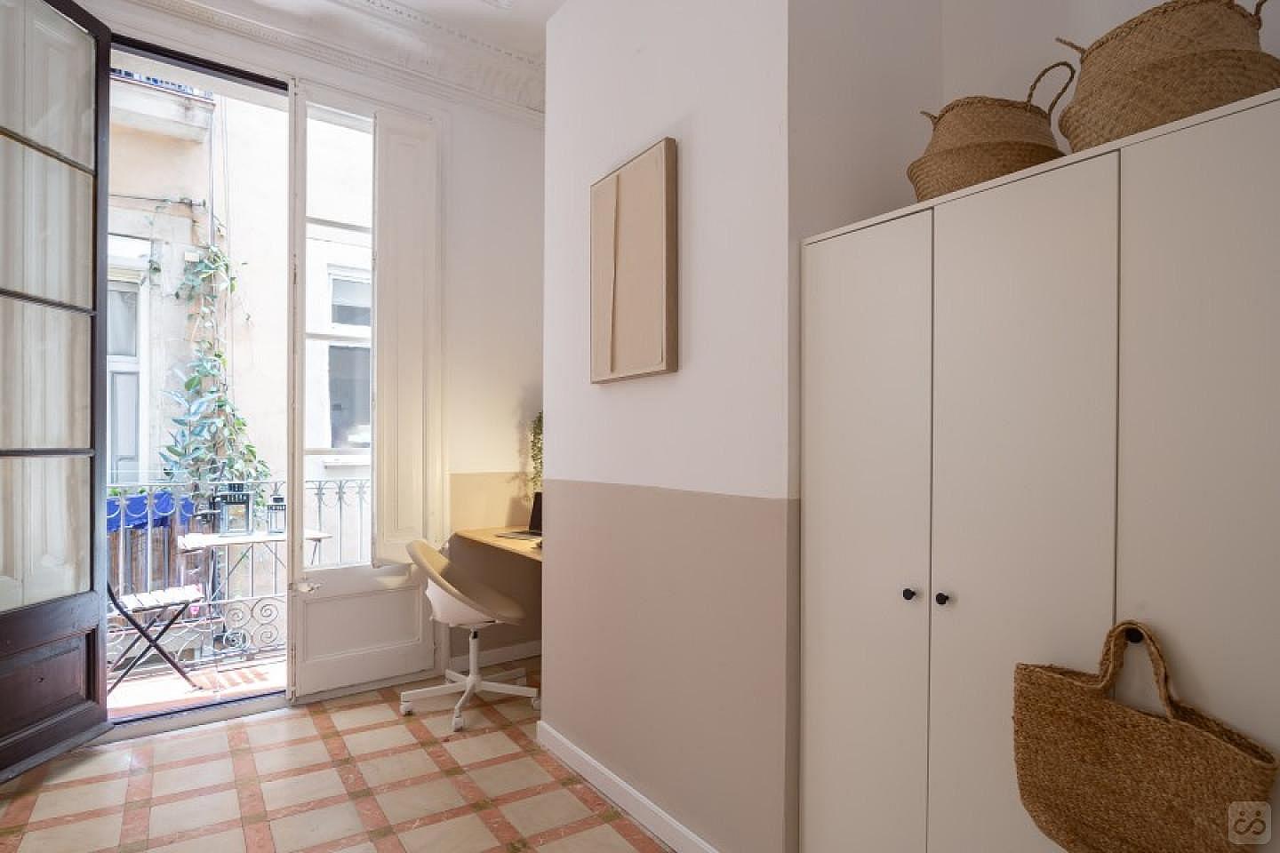 Double Room With Balcony (Mirallers Six) - 5