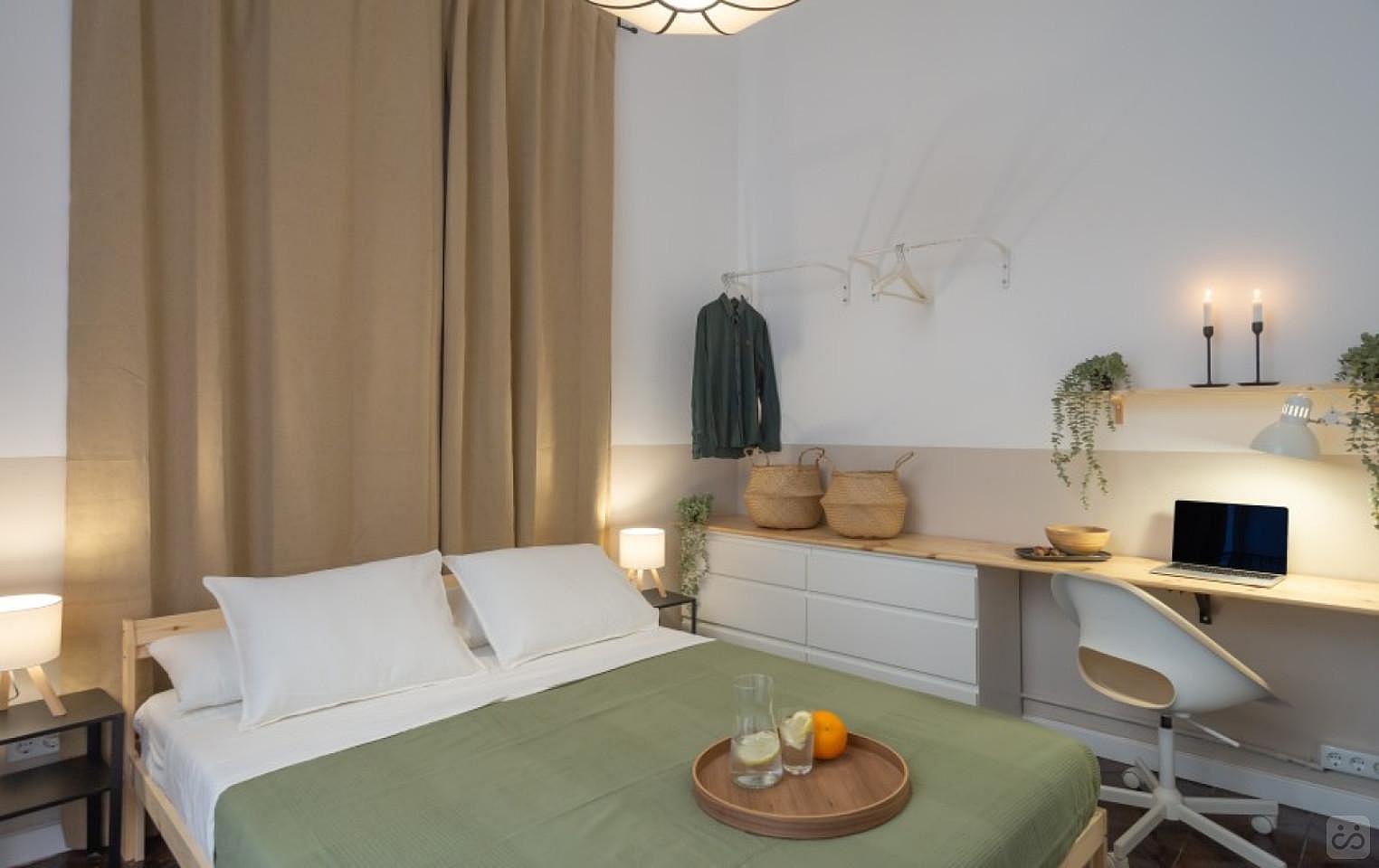 Double Room With Balcony (Mirallers Seven) - 4