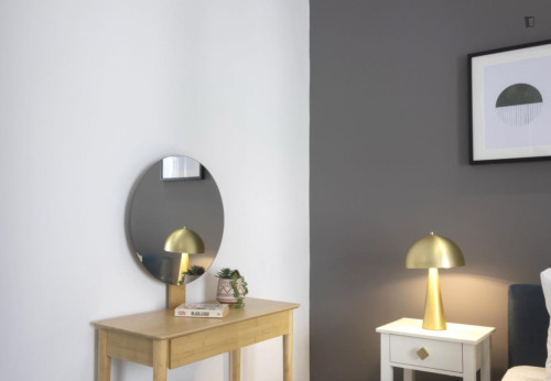 Welcoming 2-bedroom flat near the National Archaeological Museum