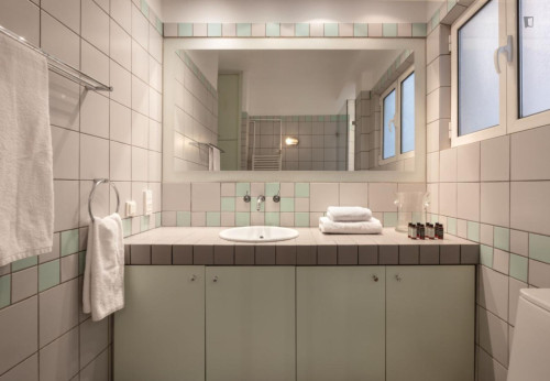 Very nice 1-bedroom flat close to the University of Economics and Business  - Gallery -  5