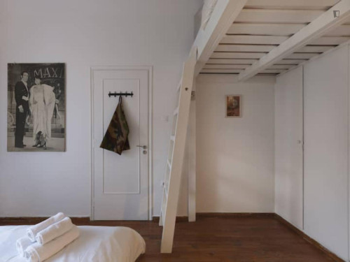 Cosy 1-bedroom apartment near University of Economics and Business