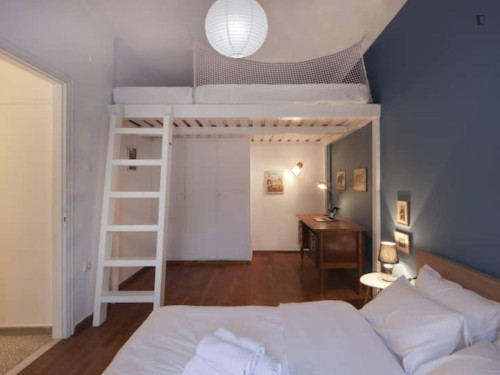 Cosy 1-bedroom apartment near University of Economics and Business