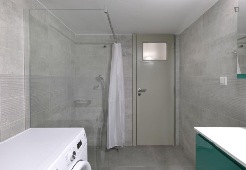 Charming 1-bedroom flat close to the University of Economics and Business (Troias Building)  - Gallery -  5