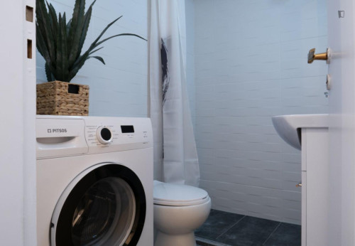Comfortable 1-bedroom flat next to the National Garden