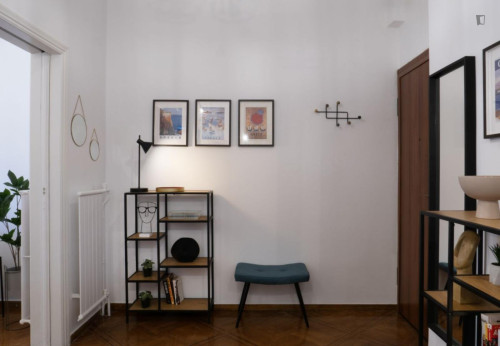 Comfortable 1-bedroom flat next to the National Garden