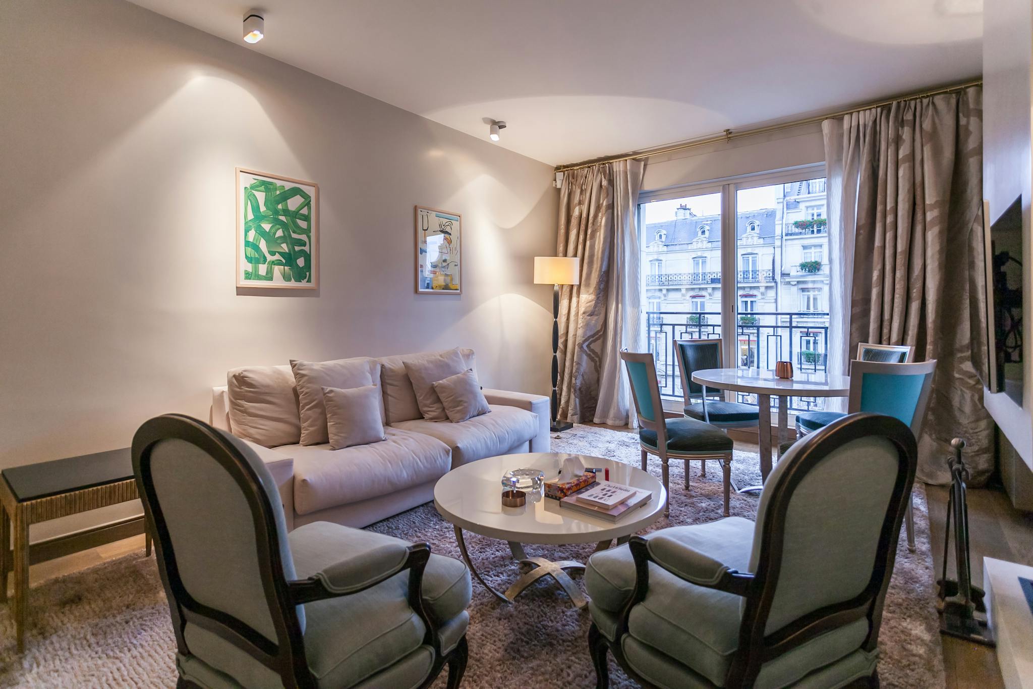 Entire Place - Avenue Montaigne, Paris - Gallery - 1