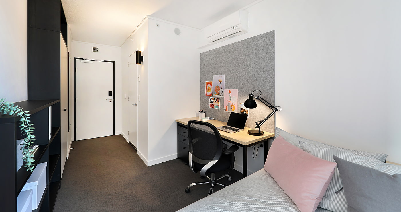 Premium Single Bedroom – 6 Share Apt - Iglu South Yarra - Gallery - 3