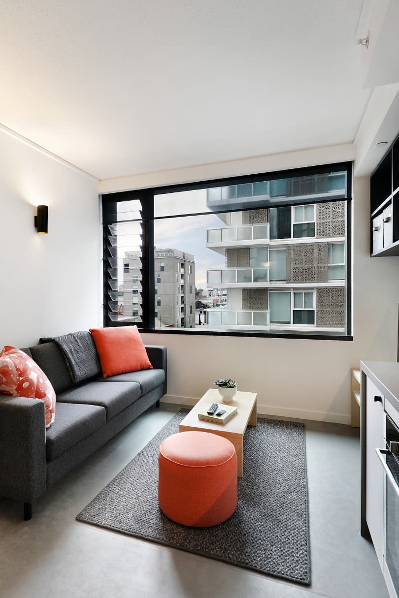 Premium Single Bedroom – 6 Share Apt - Iglu South Yarra - Gallery - 2