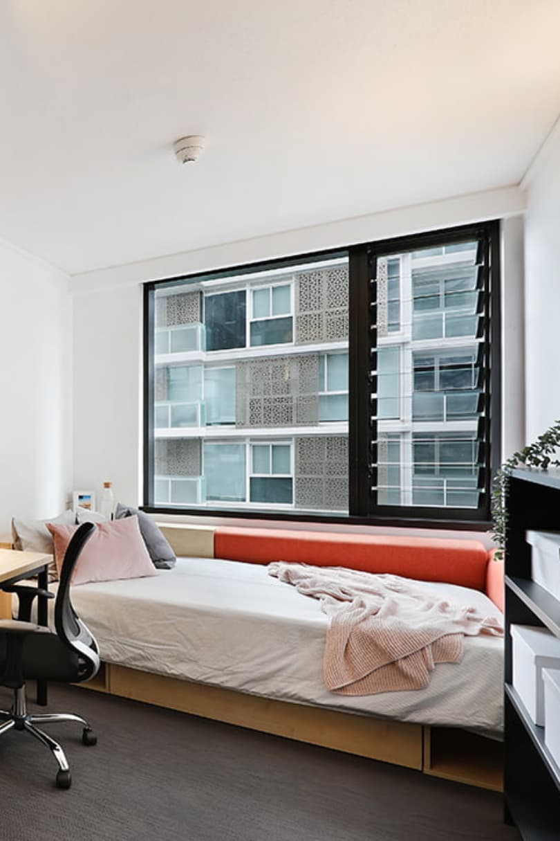 Premium Single Bedroom – 6 Share Apt - Iglu South Yarra - Gallery - 1