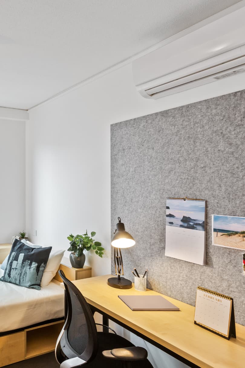 Single Bedroom – 5 Share Apt - Iglu South Yarra - Gallery - 5