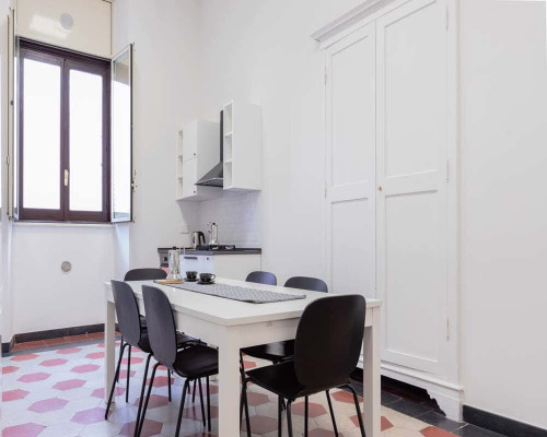 Stanza in Via Boncompagni