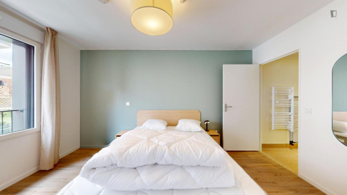 1-Bedroom apartment in residential Asnières-sur-Seine