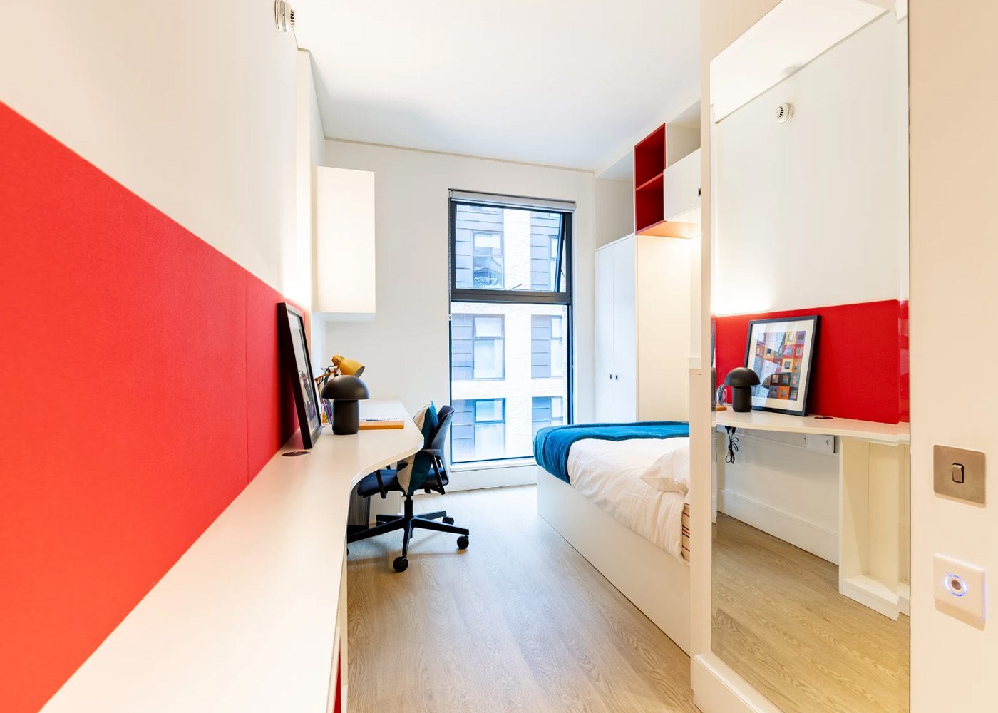  Classic Ensuite Lower Level  -  Londonist Spring Mews  - Gallery -  7