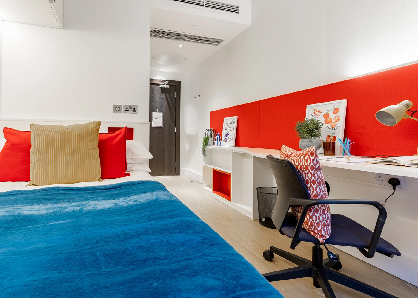  Premium Ensuite Lower Level  -  Londonist Spring Mews  - Gallery -  2