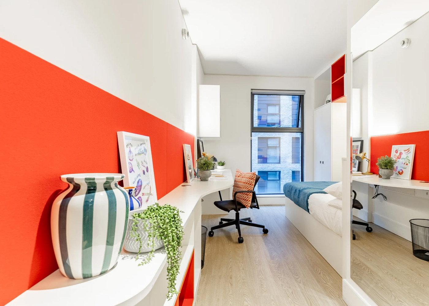  Premium Ensuite Upper Level  -  Londonist Spring Mews  - Gallery -  5