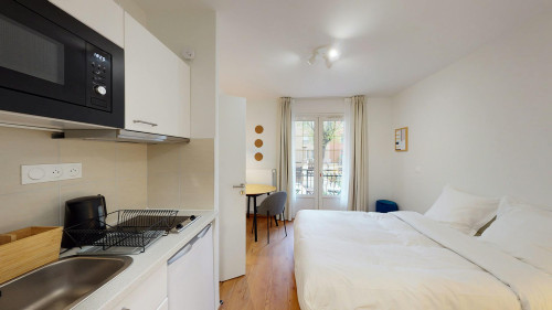 Rue Claude Bernard, Issy-les-Moulineaux