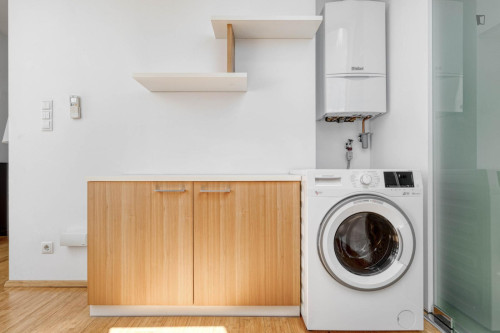 Very bright 1-bedroom flat near the Hütteldorfer Straße subway station