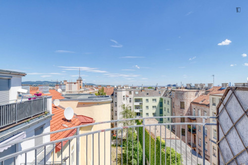 Very bright 1-bedroom flat near the Hütteldorfer Straße subway station