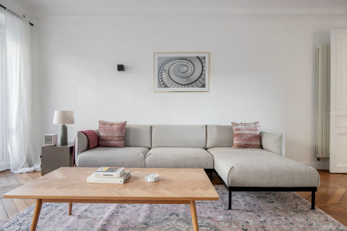 Stylish 2BR Apartment in Heart of Paris - Gallery - 14