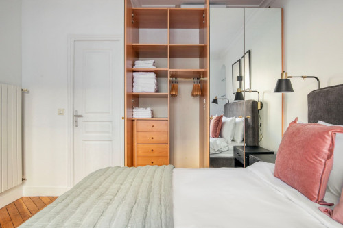 Stylish 2BR Apartment in Heart of Paris - Gallery - 19