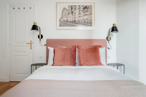 Stylish 2BR Apartment in Heart of Paris - Gallery - 15