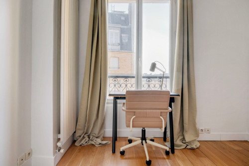 Stylish 2BR Apartment in Heart of Paris - Gallery - 10