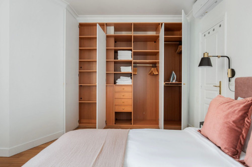 Stylish 2BR Apartment in Heart of Paris - Gallery - 18