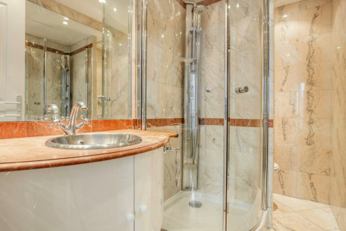 Stylish 2BR Apartment in Heart of Paris